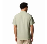 COLUMBIA UTILIZER II SOLID SHORT SLEEVE SHIRT 1577762-461 - Image 2